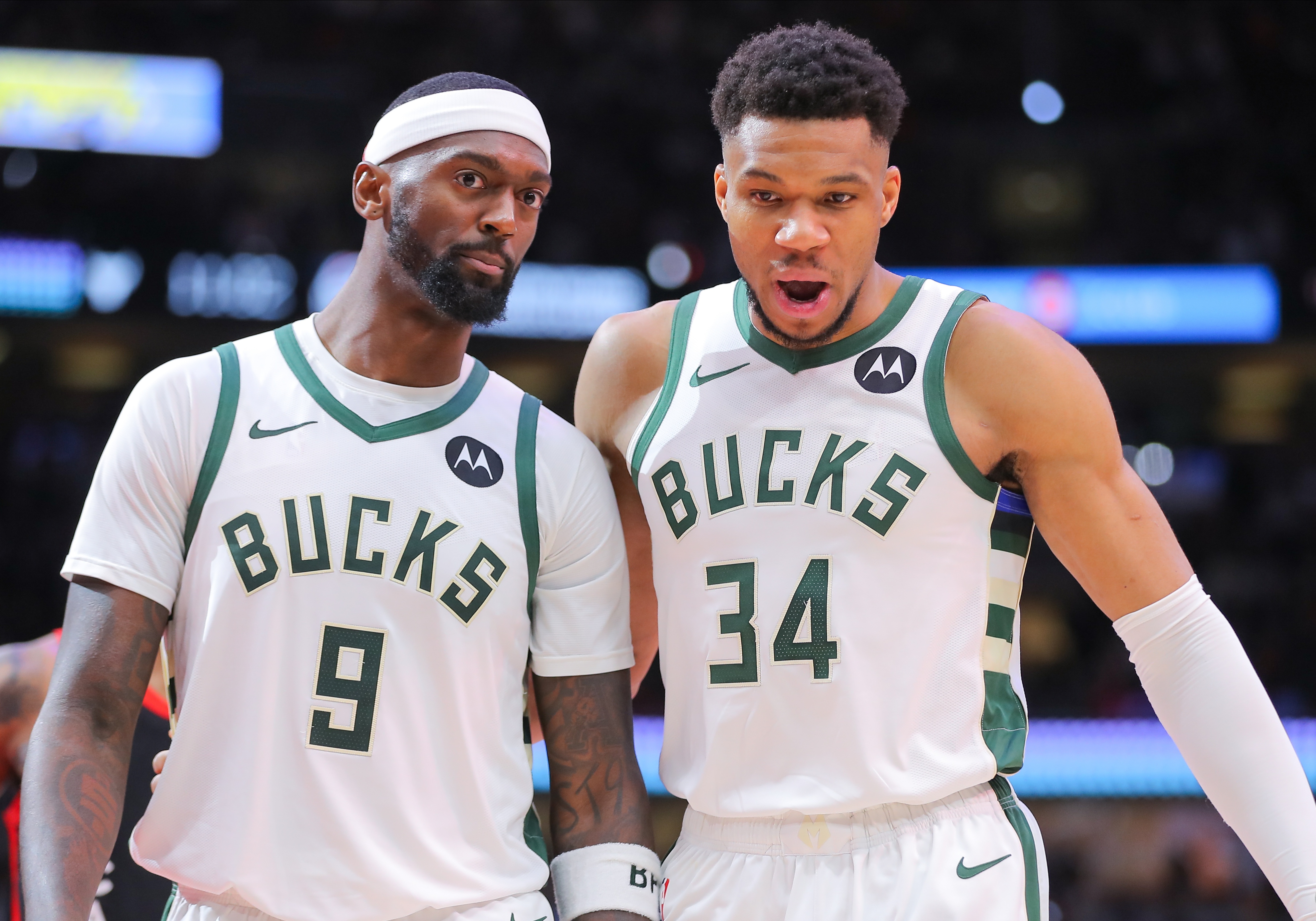 B体育官方网站-字母下赛季还回来吗？波蒂斯：满分10分我给5分 还不知道明年情况